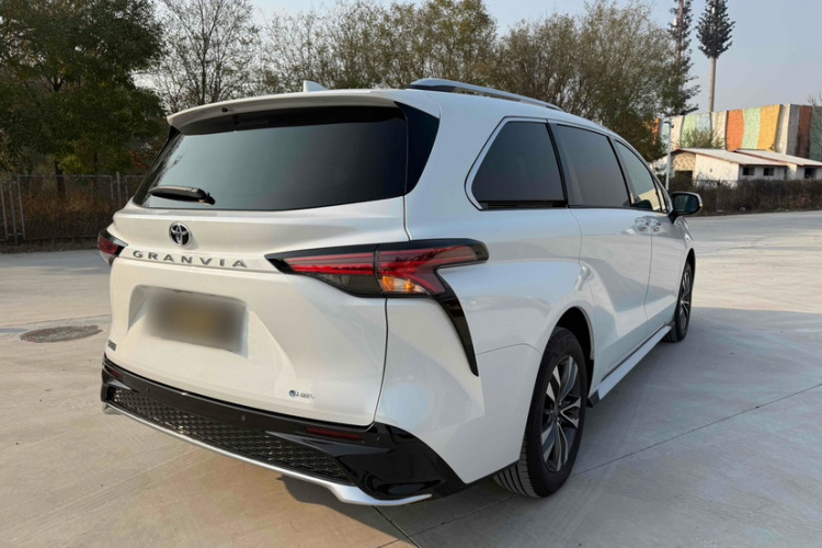 丰田 格瑞维亚 2026款 2.5L混动 尊贵PLUS四驱版车身外观6005