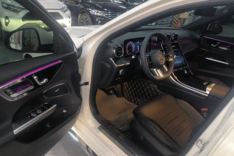 奔驰C级 2025款 改款 C 200 L 运动版中控内饰7003