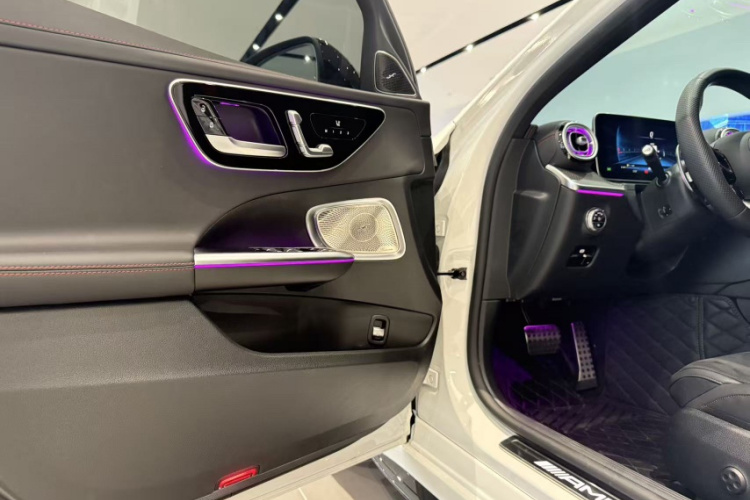 奔驰C级AMG 2024款 AMG C 43 4MATIC中控内饰7009