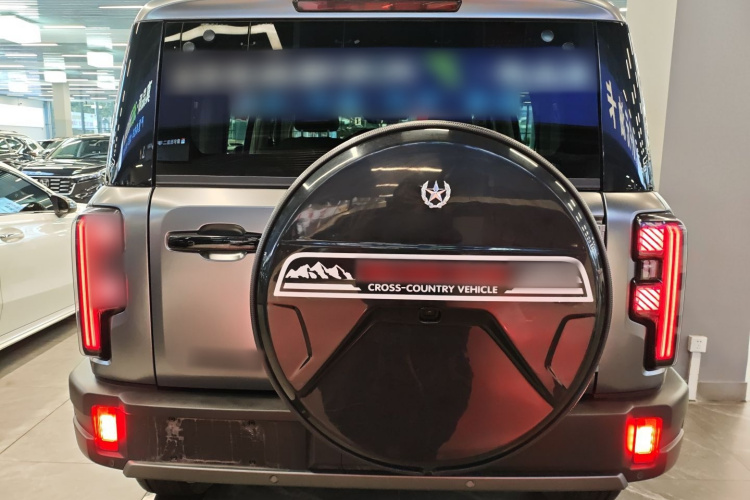 北京越野 北京BJ40 2024款 2.0T 全新城市猎人版 侠客型车身外观6