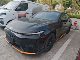 长安UNI-V 2025款 1.5T 500Bar尊贵运动型