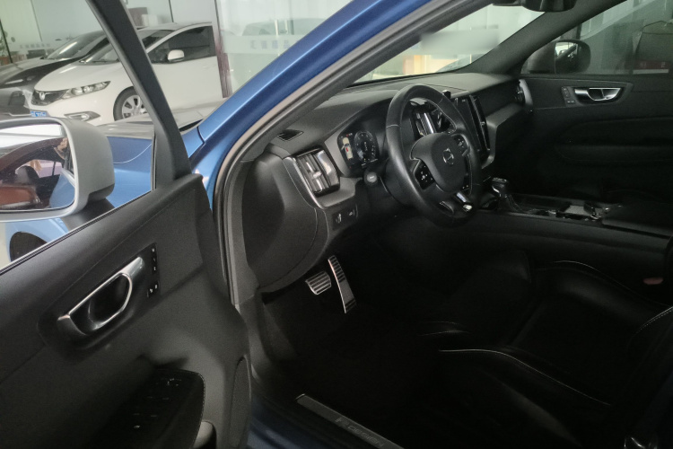 沃尔沃XC60 2019款 T5 四驱智远运动版 国VI中控内饰20