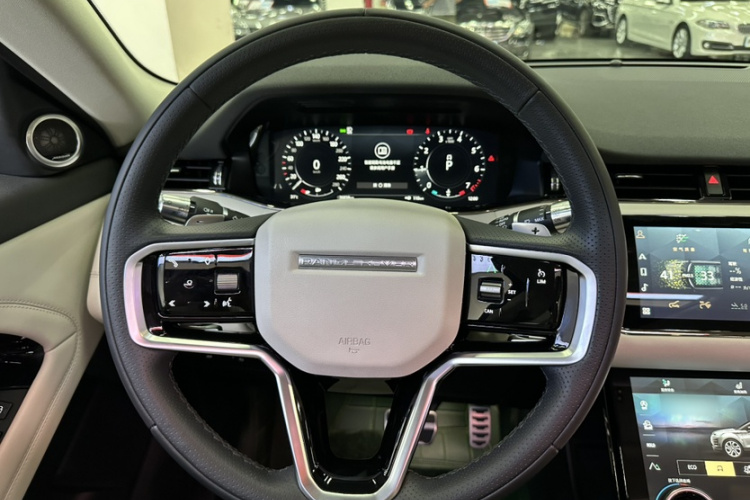 路虎 揽胜极光 2021款 极光L 249PS R-Dynamic First edition 首发版中控内饰7011