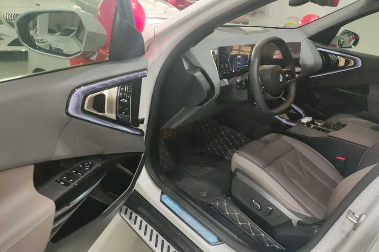 宝马X3 2025款 改款 xDrive25L 豪华套装中控内饰7003