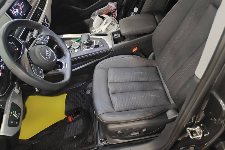 奥迪A4(进口) 2020款 Avant 先锋派 40 TFSI 时尚动感型局部细节19