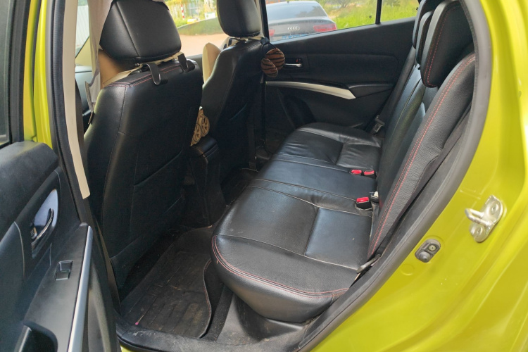 铃木 锋驭 2015款 1.6L CVT两驱精英型中控内饰21