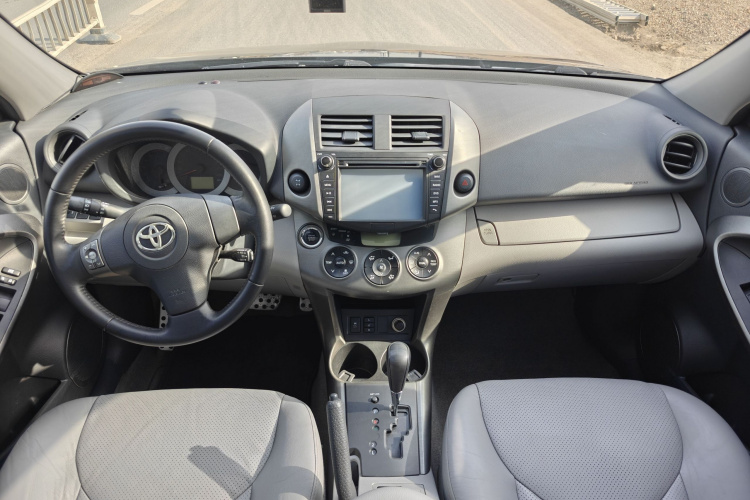 丰田 RAV4荣放 2011款 2.4L 自动四驱至臻版中控内饰7003