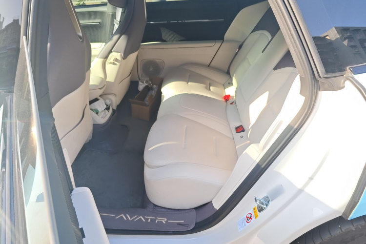 阿维塔12 2025款 Ultra增程版中控内饰21