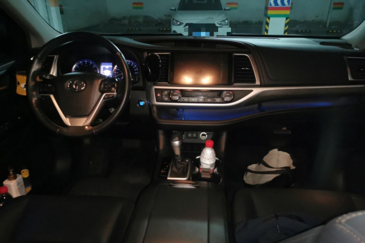 丰田 汉兰达 2018款 2.0T 四驱至尊版 7座 国VI中控内饰12