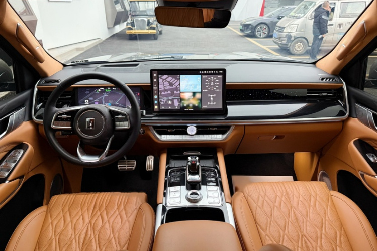 坦克500 2023款 3.0T 运动版 造境型 5座中控内饰7001