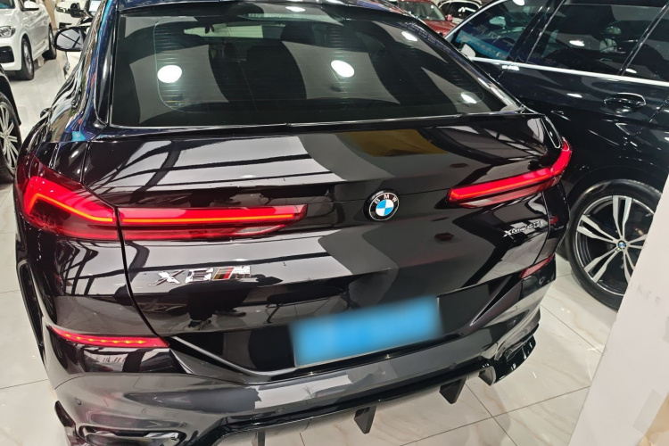 宝马X6 2022款 改款二 xDrive40i M运动套装车身外观6