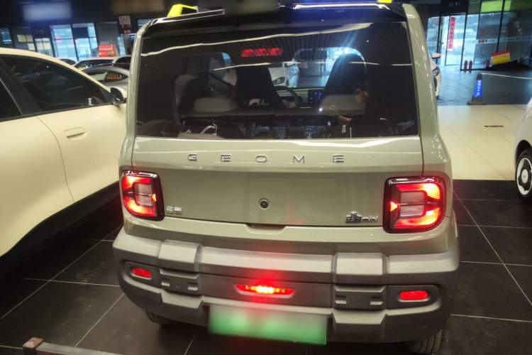 吉利银河 2025款 210km 熊猫骑士车身外观6