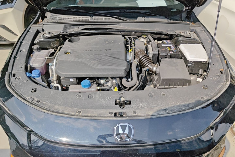 长安UNI-V 2024款 1.5T 尊贵运动型局部细节24