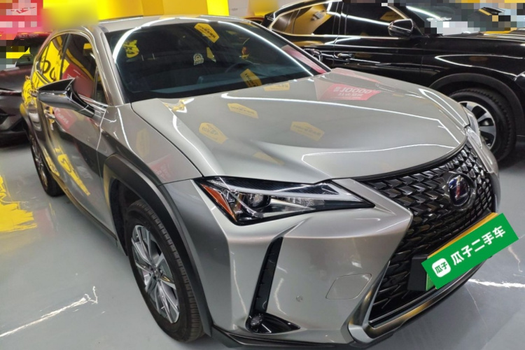 雷克萨斯UX新能源 2020款 300e 纯·悦版车身外观3