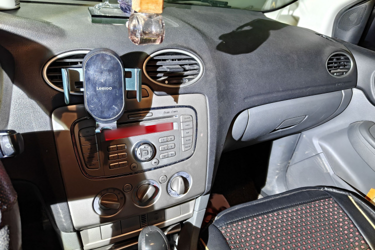 福特 福克斯 2013款 两厢经典 1.8L 自动基本型局部细节16