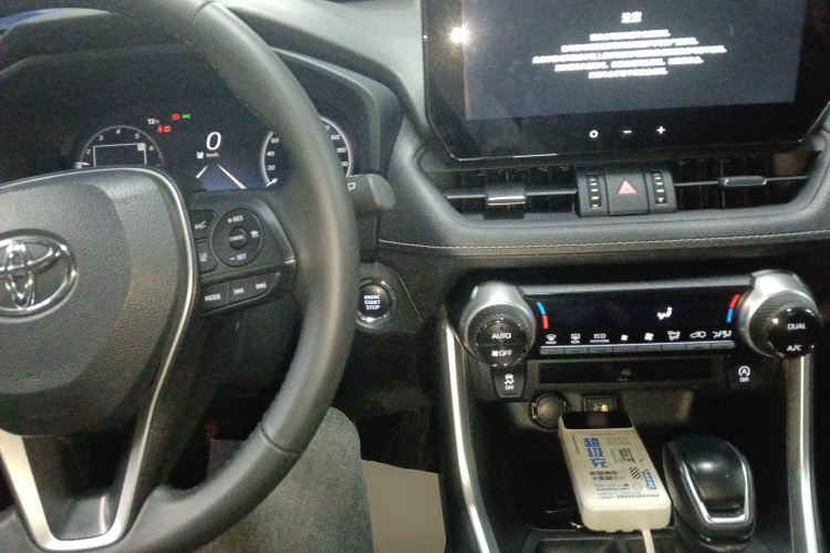 丰田 威兰达 2023款 2.0L CVT两驱豪华PLUS版中控内饰7002