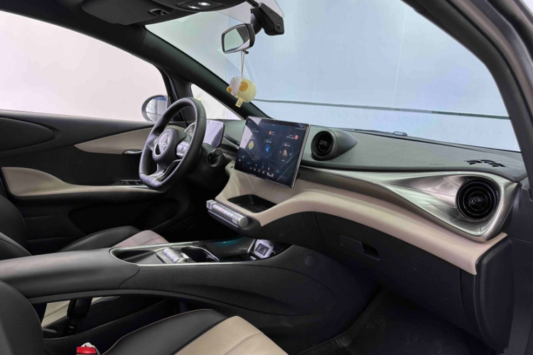 比亚迪 海豚 2023款 420km 时尚版中控内饰7007