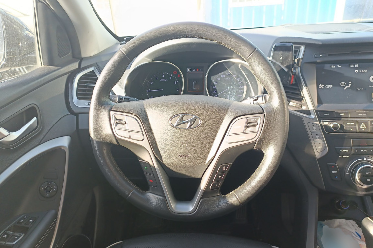 现代 胜达 2017款 2.0T 自动四驱智能型 7座中控内饰13