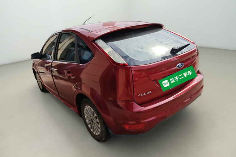 福特 福克斯 2013款 两厢经典 1.8L 自动时尚型车身外观5