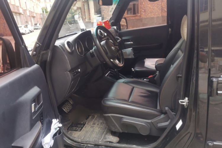 北京BJ40 2017款 40L 2.3T 自动四驱环塔冠军版中控内饰7003