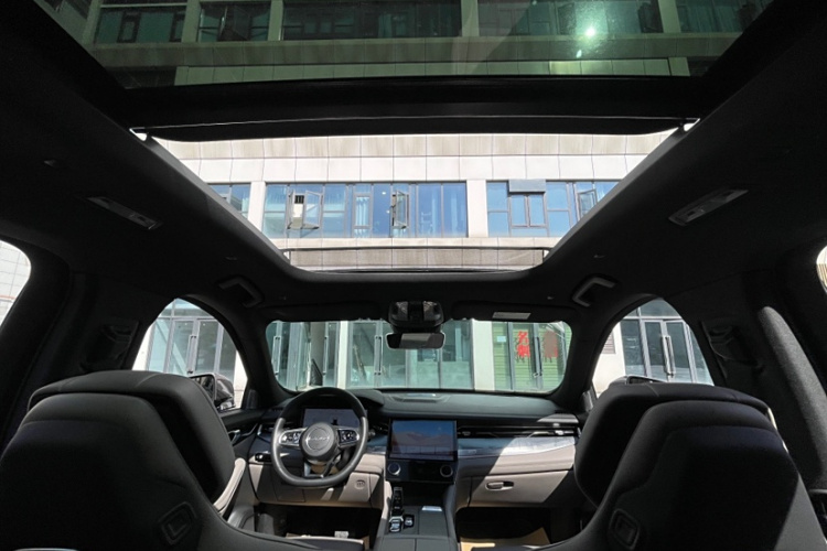 领克09 EM-P 2023款 2.0TD EM-P 远航版PM 七座中控内饰7003