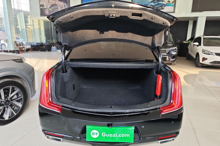 凯迪拉克XTS 2018款 28T 精英型机舱底盘23