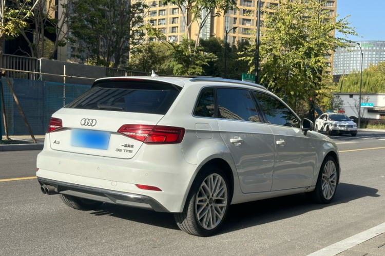 奥迪A3 2018款 30周年年型 Sportback 35 TFSI 风尚型车身外观6006