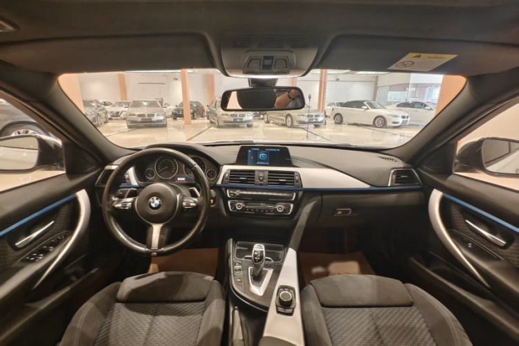 宝马3系 2018款 320i M运动套装中控内饰7003