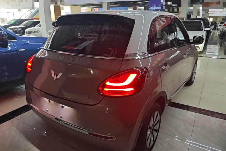 五菱汽车 五菱缤果 2023款 333km 灵犀互联款车身外观7