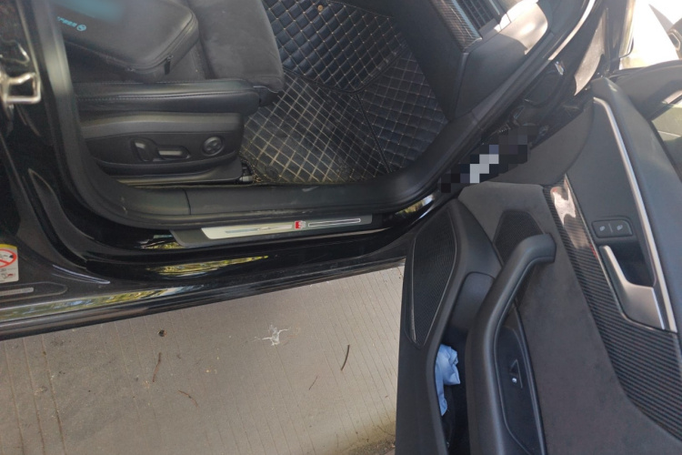 奥迪A4L 2020款 45 TFSI quattro 臻选动感型局部细节9005