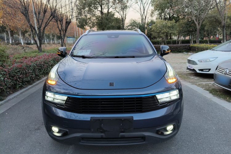 领克01 2017款 2.0T 两驱耀Pro版车身外观2