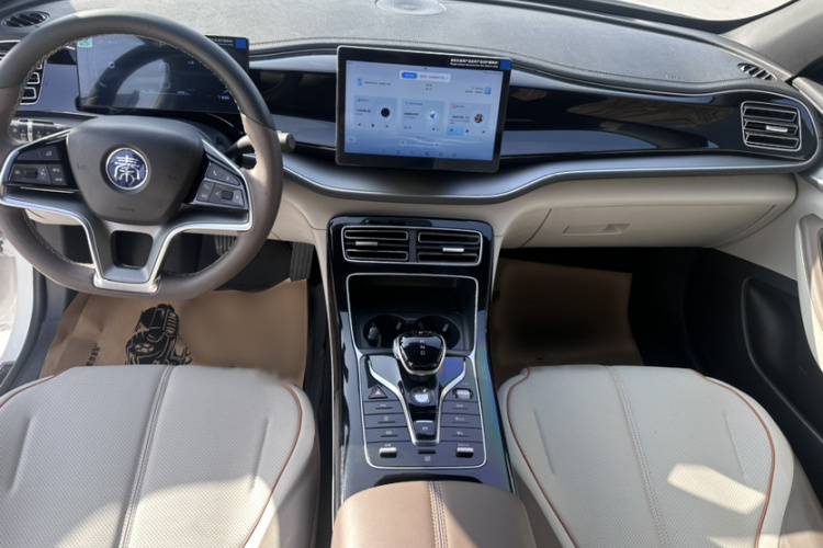 比亚迪 秦PLUS 2024款 荣耀版 EV 510KM领先型中控内饰7006