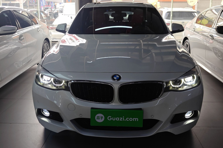 宝马3系GT 2019款 320i M运动套装车身外观6001
