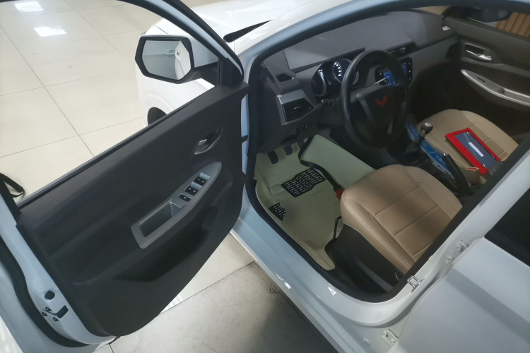 五菱汽车 五菱宏光 2021款 1.5L改款 S舒适型 液压助力LAR中控内饰20