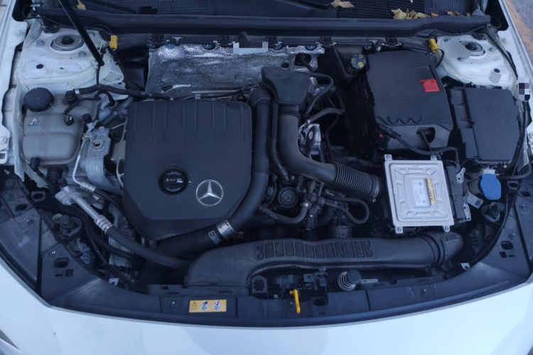 奔驰CLA 2021款 CLA 200机舱底盘24