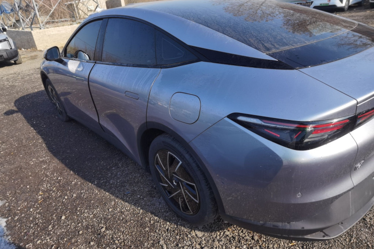 ARCFOX极狐 极狐 阿尔法S5 2025款 改款 560PRO 185kW车身外观4