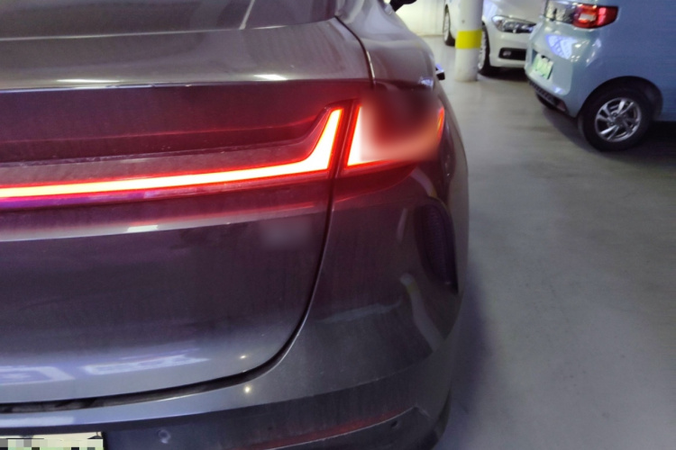 飞凡汽车 飞凡R7 2023款 后驱屏霸版车身外观6006