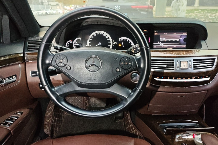 奔驰S级 2010款 S 300 L 商务型局部细节13