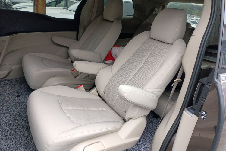 别克GL8 2017款 25S 舒适型 国V中控内饰7004