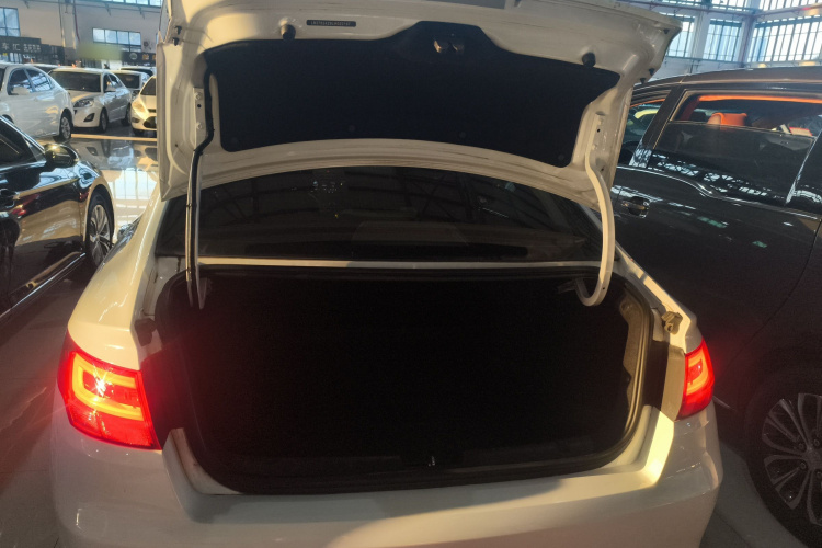 吉利汽车 帝豪GL 2020款 1.4T CVT豪华型机舱底盘23