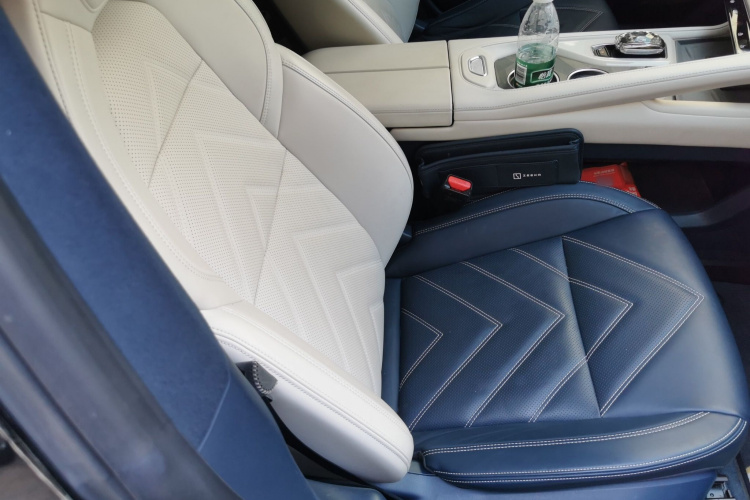 极氪001 2022款 超长续航双电机 YOU版局部细节41