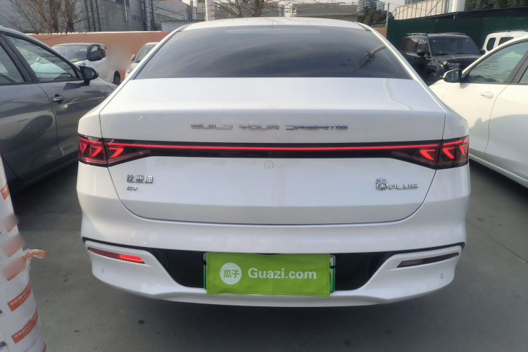 比亚迪 秦PLUS 2024款 荣耀版 EV 420KM领先型车身外观6