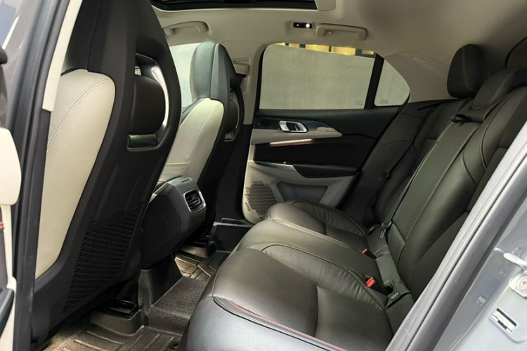 领克02 2019款 1.5T DCT两驱耀Pro版 国VI中控内饰7004