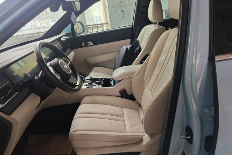 理想汽车 理想ONE 2020款 增程6座版中控内饰19