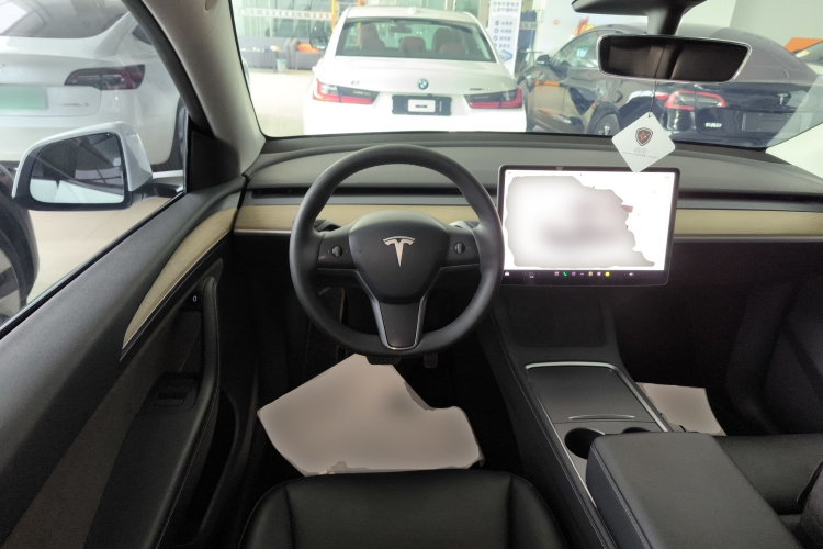 特斯拉 Model Y 2022款 后轮驱动版中控内饰13