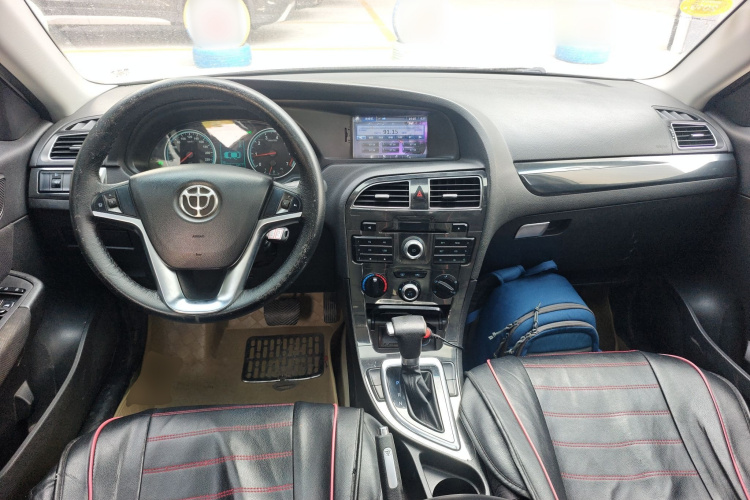 中华V5 2012款 1.5T 自动两驱运动型中控内饰12