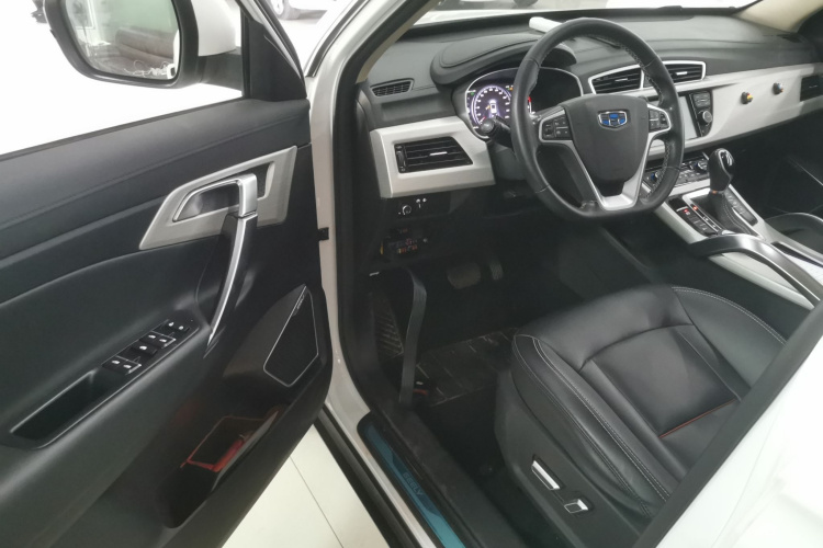 吉利汽车 博越 2018款 1.8TD 自动两驱智联型4G互联版中控内饰7003