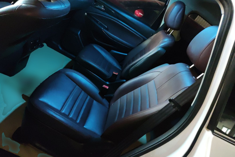 长安 凌轩 2017款 1.6L 手动精英型中控内饰7004