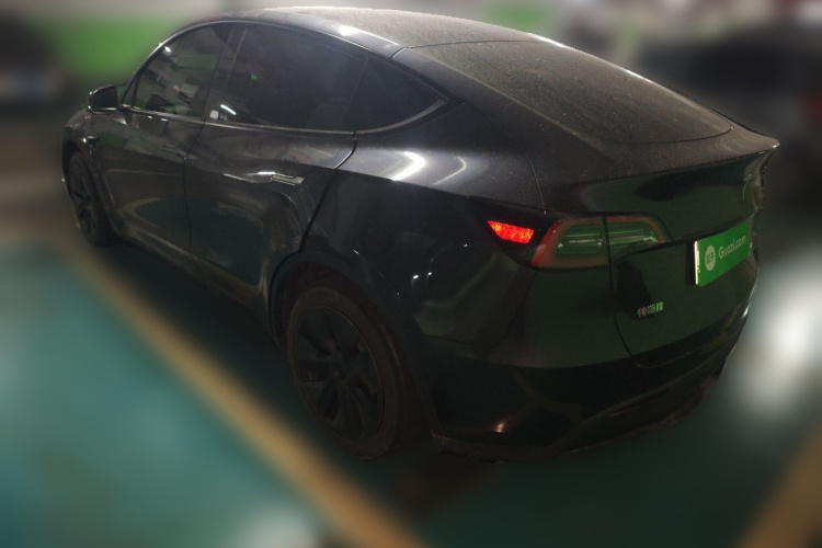 特斯拉 Model Y 2024款 后轮驱动版车身外观5