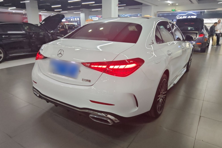 奔驰C级 2023款 改款 C 260 L 运动版车身外观7